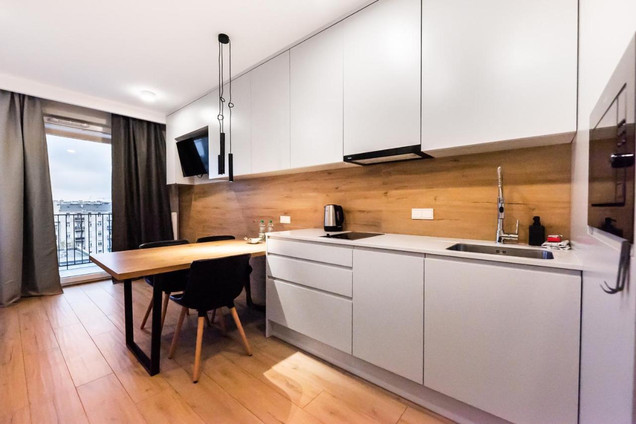 7th Floor Atelier Praga Apartment *